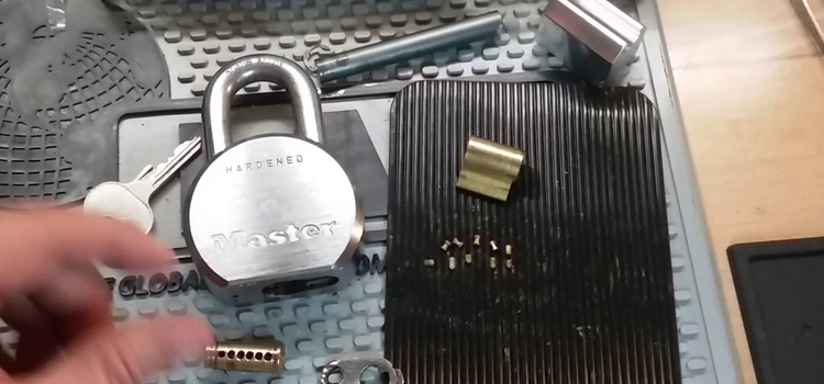 Rekey Master Lock in Del Aire